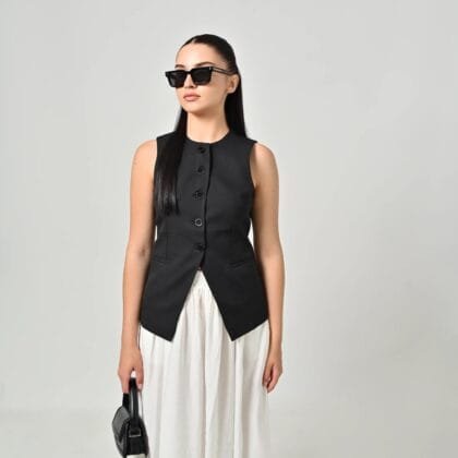 Μαύρο Γιλέκο με Κουμπιά – Tailored Minimal Chic