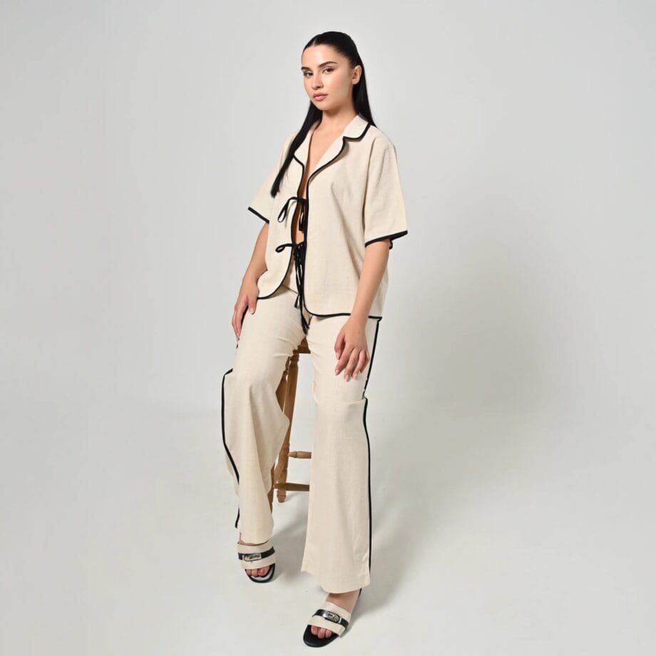 Σέτ με Tie-Front Πουκάμισο & Παντελόνι – Cream με Μαύρο Πίπινγκ