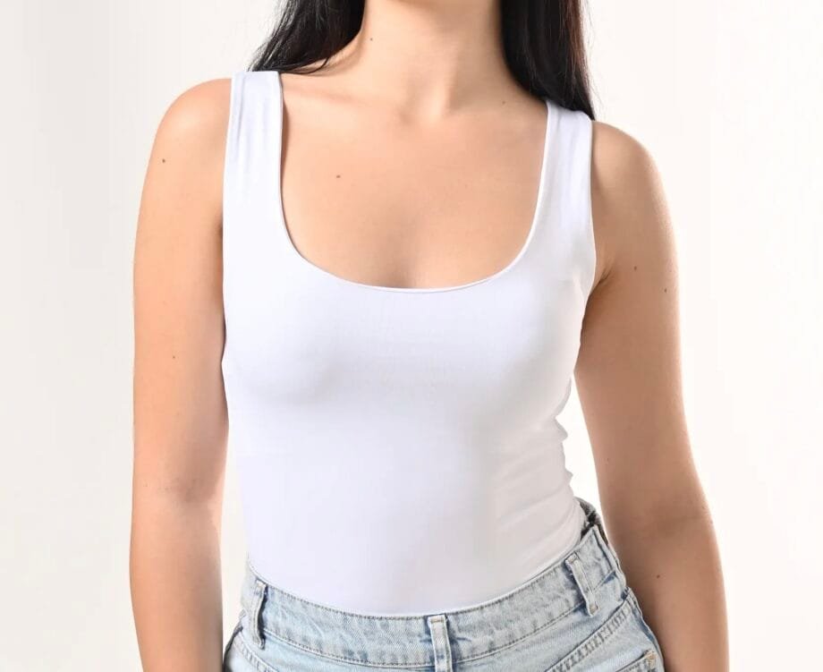 Λευκό Rib Tank Top με Scoop Neck – Essential Ribbed Basic