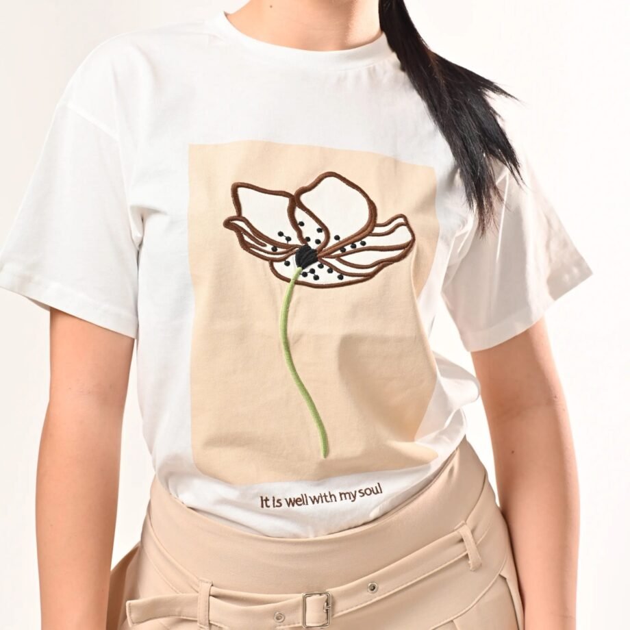 T-Shirt με Κεντητό Λουλούδι – “It is well with my soul”